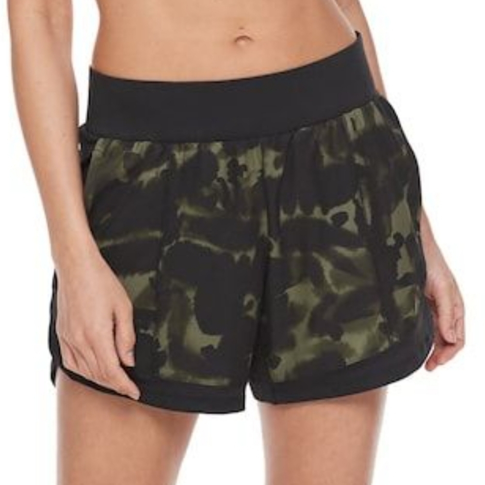 Marika Camo Running Shorts size XL